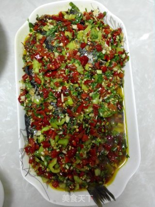 凉拌鲫鱼皮蛋的做法