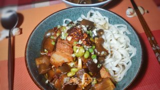 茄子青豆酱肉面的做法