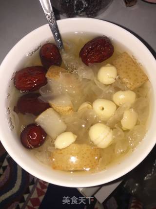 红枣银耳雪梨莲子羹的做法
