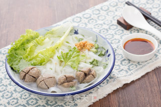鑫潮牛牛肉丸粿条汤的做法
