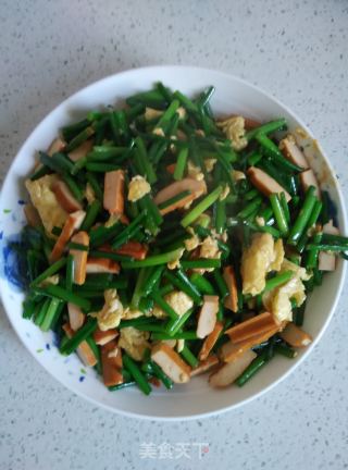 韭菜梗炒香干的做法