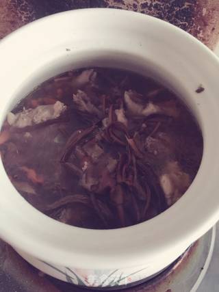 茶树菇柴鸡汤的做法