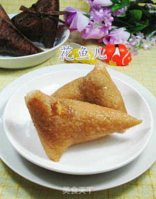 腊肉咸蛋黄糯米粽的做法