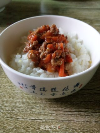 “西红柿胡萝卜牛肉酱”牛肉酱拌饭的做法