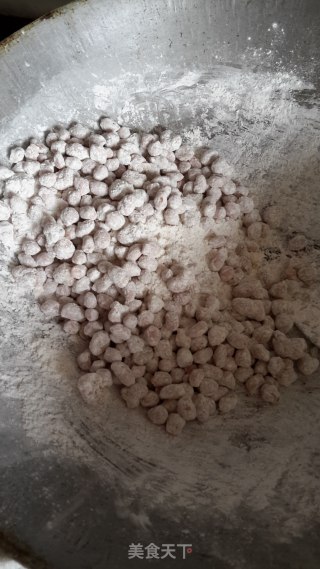 挂霜花生的做法