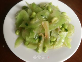 毛豆炒西瓜皮的做法