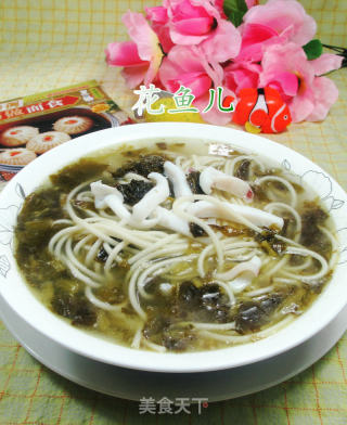 雪菜鱿鱼汤面的做法