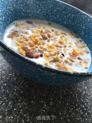 牛奶麦片的做法