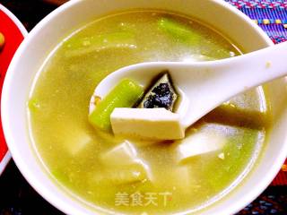 丝瓜皮蛋豆腐汤的做法