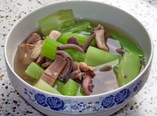 【莴笋炖鱿鱼肚条】的做法