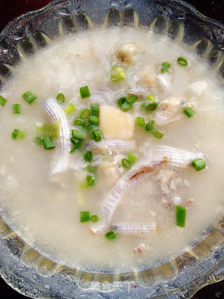 泥虫海鲜粥的做法