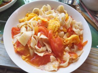 西红柿鸡蛋面的做法