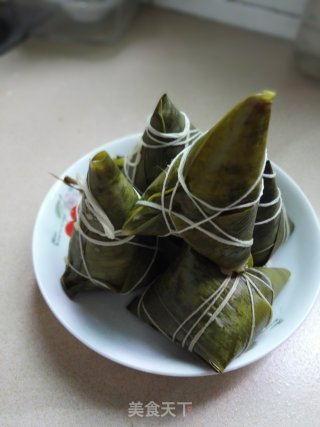 五谷咸肉粽子的做法