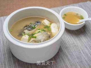 鱼头炖豆腐的做法