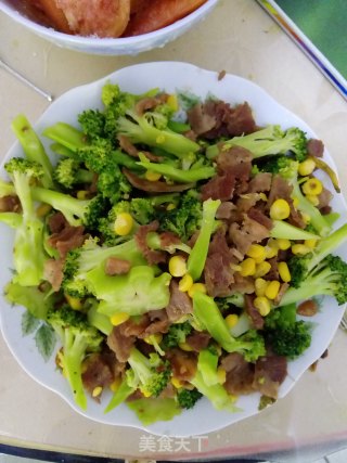 西兰花炒培根的做法