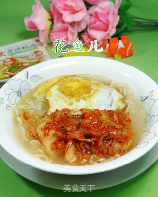 鸡蛋泡菜波纹面的做法