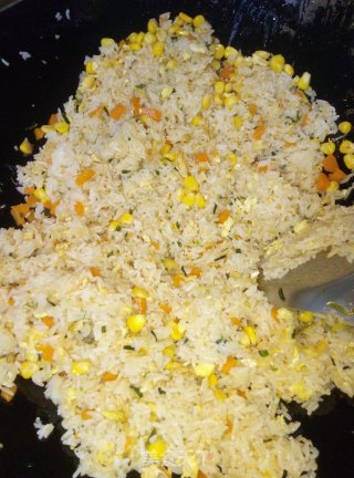 玉米红萝卜蛋炒饭