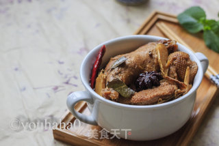 砂锅酱烧鸭的做法