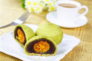 抹茶蛋黄酥的做法的做法