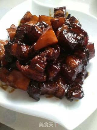 红烧肉烧土豆的做法