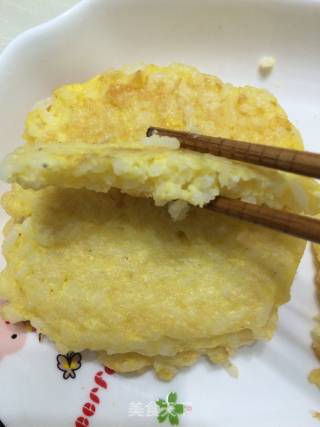 米饭鸡蛋饼的做法
