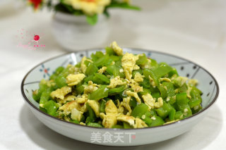鸡蛋炒尖椒的做法