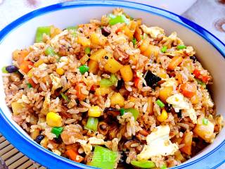 香菇土豆什锦蛋炒饭的做法