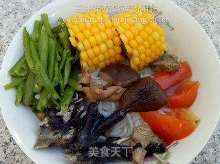 玉米番茄乌鸡汤粗粉的做法