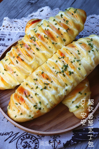 超软香葱芝士面包的做法