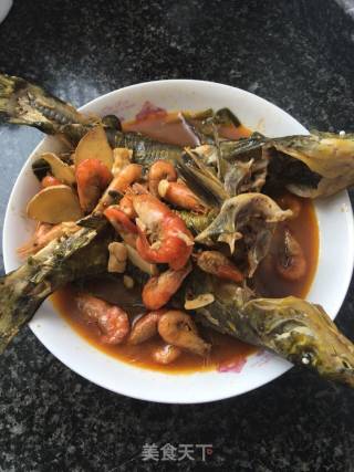 鲶鱼烧虾的做法