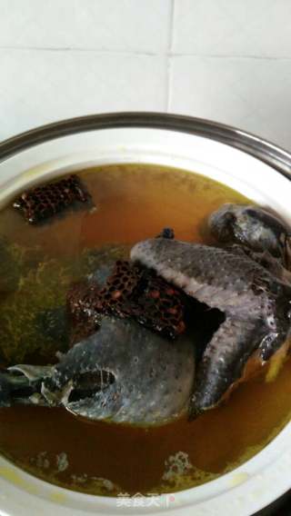 蜂巢炖乌鸡的做法