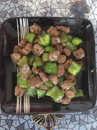 黑胡椒青椒牛肉丁的做法
