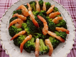 西兰花炒虾仁的做法