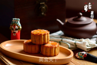 蔓越莓莲蓉广式月饼的做法
