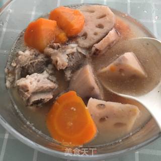 莲藕排骨汤的做法