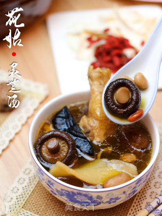 广东老火靓汤-花姑灵芝养生汤的做法