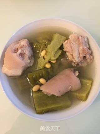 猪尾苦瓜汤！的做法