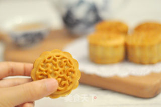 椰蓉蔓越莓奶黄月饼的做法