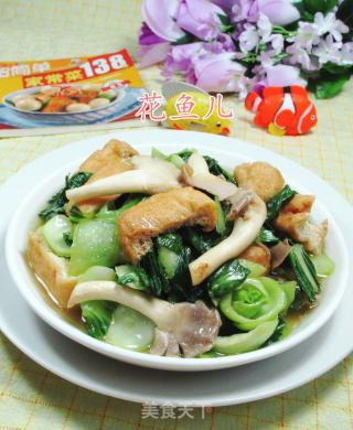 秀珍菇油豆腐炒青菜的做法