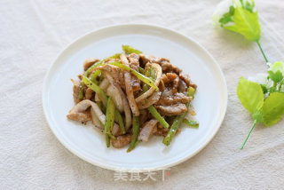 黑椒牛肉炒洋葱的做法