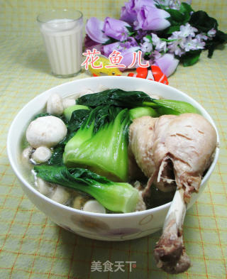 青菜蘑菇鸡腿汤的做法