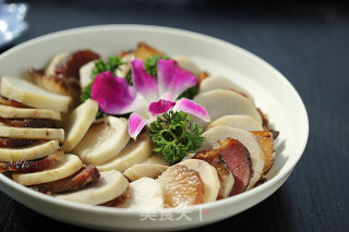 腊肉蒸芋头的做法