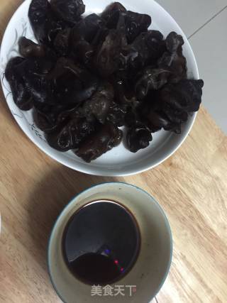 辣根木耳的做法