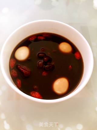 乌发养颜来一碗——首乌黑豆汤