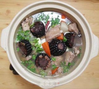 黑糯玉米排骨汤的做法