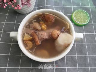 板栗骨头汤的做法
