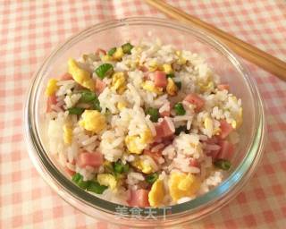 午餐肉蛋炒饭的做法