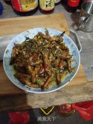 腌菜鸡爪的做法