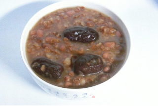 红枣红豆红米核桃粥的做法