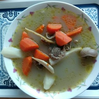 胡萝卜羊肉汤的做法